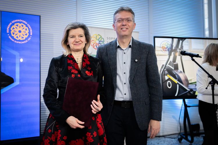 Ujvári Szilvia elismerése